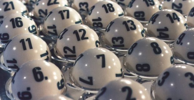 Lotto-Kugeln bei einer Ziehung: Der Lotto-Jackpot bei „6 aus 45“ ist am 19. August 2026 geknackt worden.