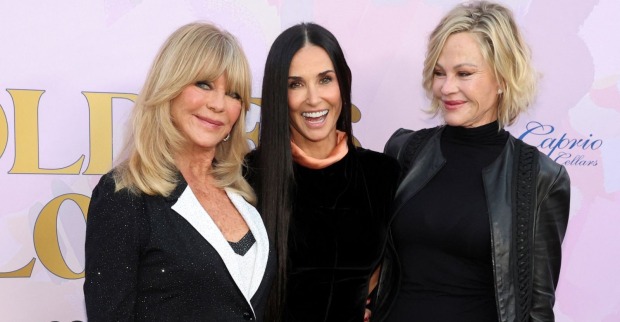 Melanie Griffith bei einem Hollywood-Event gemeinsam mit zwei weiteren Schauspielerinnen.