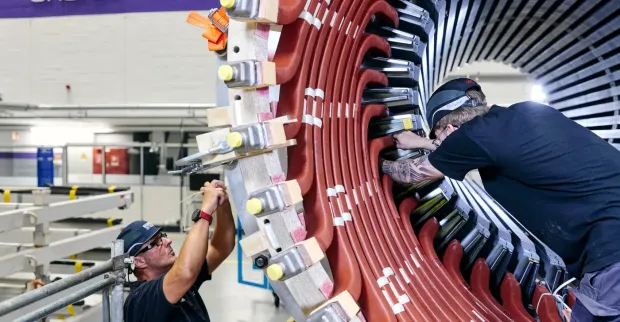 Techniker bei Siemens Energy,an einer Turbine
