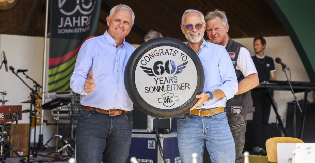 Max und Wolfgang Sonnleitner freuen sich über 60 erfolgreiche Jahre.