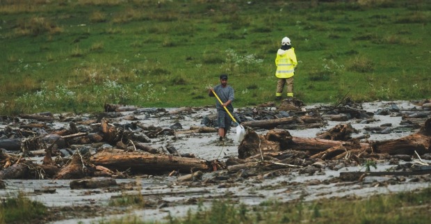Nach starken Regenfällen ist am Donnerstag, 6. August 2026, der Tobersbach in Uttendorf über die Ufer getreten und hat Überschwemmungen und Vermurungen verursacht.