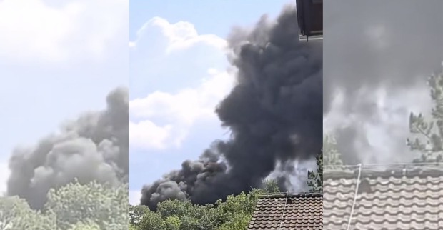 Dichte Rauchsäule über dem Areal der Pyrotechnik-Firma in Winzendorf