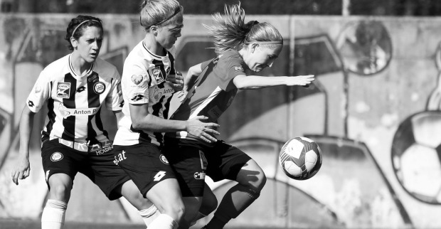 Bettina Pfleger bei einem Fußballspiel in der österreichischen Frauen-Bundesliga
