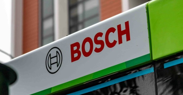Bosch-Logo an einem Unternehmensstandort – der Autozulieferer plant einen massiven Stellenabbau in Nürnberg.