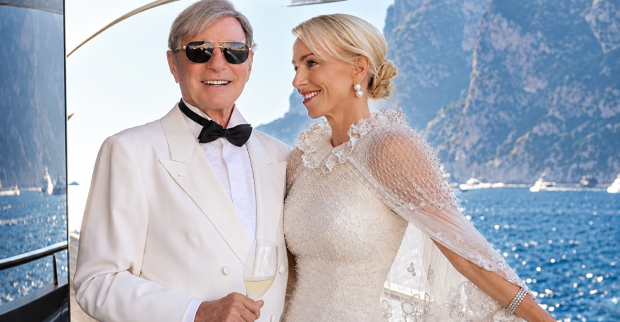 Hans-Peter Wild und Christine Wild bei ihrer Hochzeit auf einer Yacht vor Capri