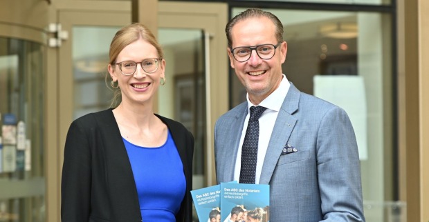 Mag. Werner Stein, Präsident der Kärntner Notariatskammer, und Vizepräsidentin Mag. Katharina Haiden-Fill