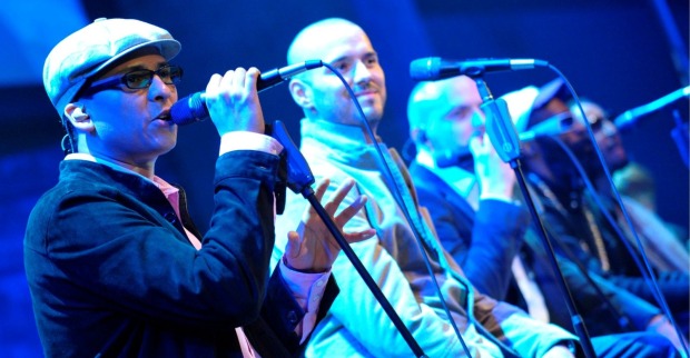 Söhne Mannheims bei einem Konzert, die um Marlon B. James trauern