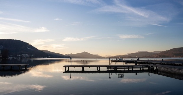 Panoramaaufnahme des Wörthersees in Klagenfurt