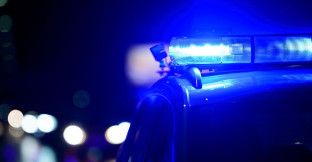 Ein Polizeiauto mit Blaulicht.