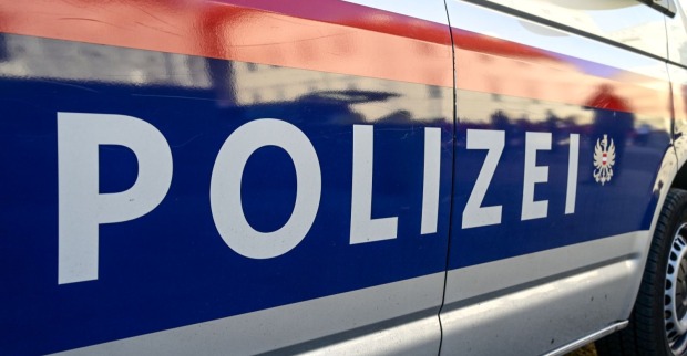 Polizeiauto in Österreich: Vermisste Bettelalm-Chefin Petra R. ist wieder aufgetaucht.