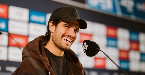 Carlos Alcaraz auf einer Pressekonferenz bei den Erste Bank Open