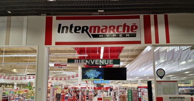 Außenansicht eines Supermarktes in Frankreich, dessen Betreiber vom Cyberangriff betroffen war