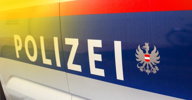 Tragischer Unfall in Feldbach: Zwei Schwestern kollidierten mit einem Lkw.