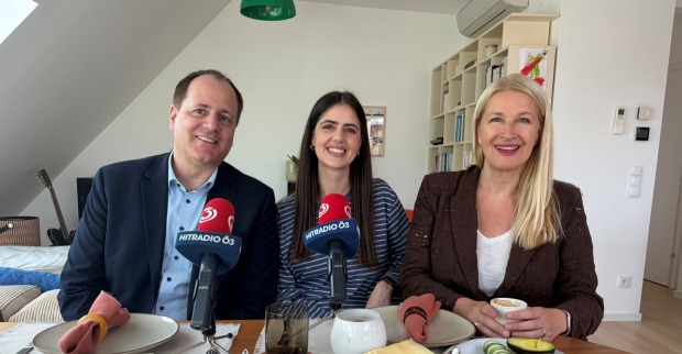 Kabarettist Stefan Haider und seine Tochter Mirjam zu Gast bei Claudia Stöckl in „Frühstück bei mir“ auf Ö3.