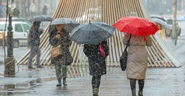 Wetter: Erst noch bis zu 25 Grad, dann zieht eine Kaltfront über Österreich.