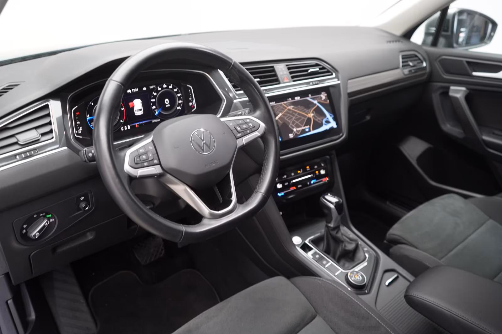 (B-623) Volkswagen Tiguan Allspace 2.0 TDI 4Motion DSG Elegance AHK - Image 8