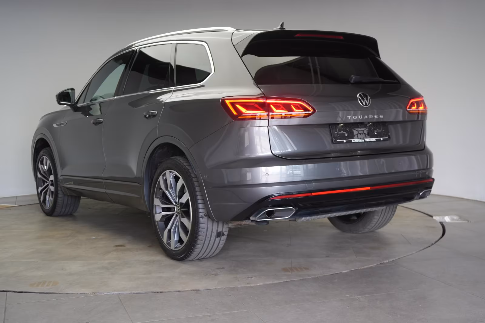 (B-411) Volkswagen Touareg 3.0 V6 TDI 4Motion R-Line Leder/ACC/Kame - Image 4