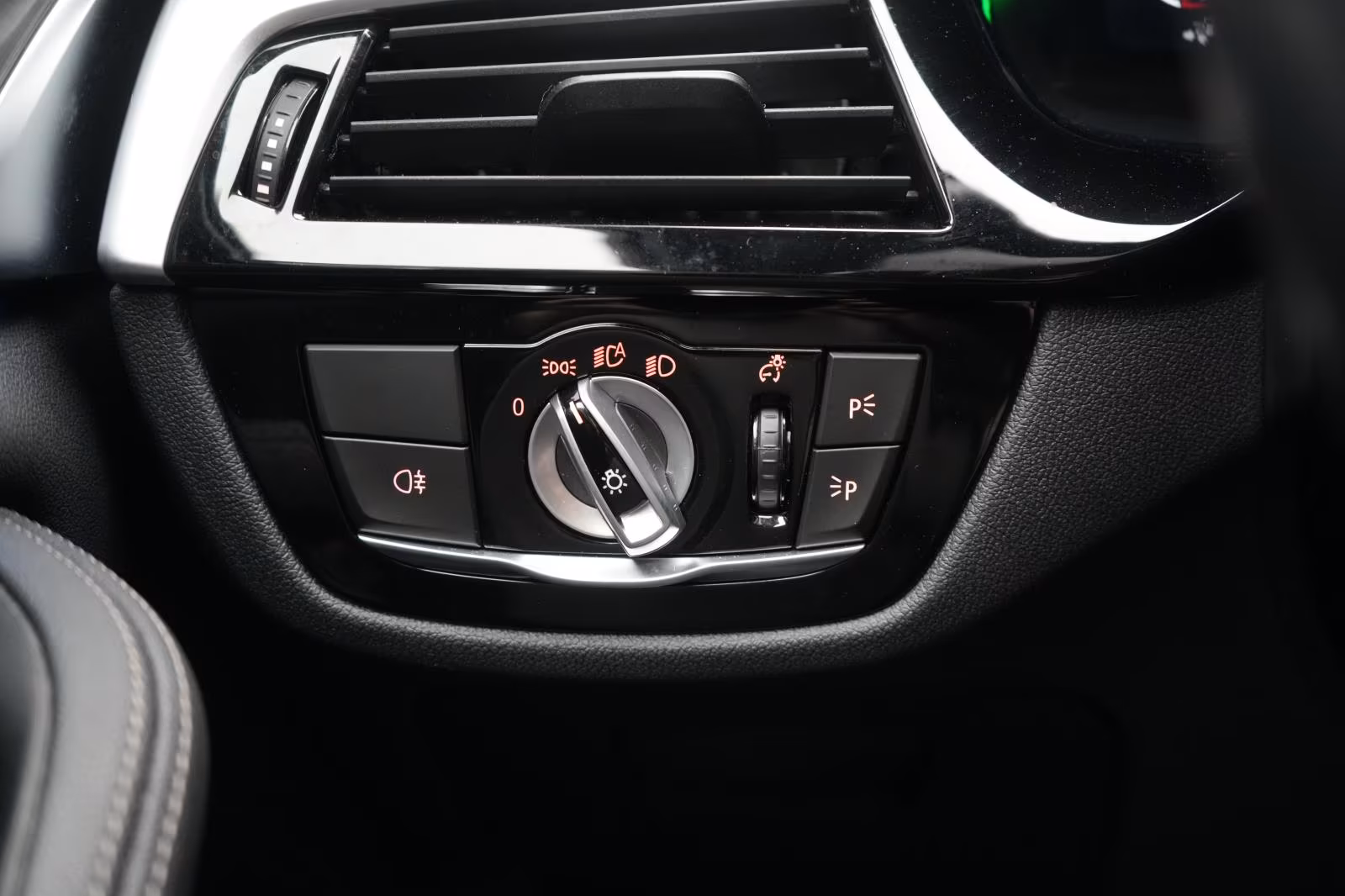 (B-456) BMW(Hybrid) 530 e xDrive Touring M Sport Leder/ACC/Kamera/Vi - Image 12