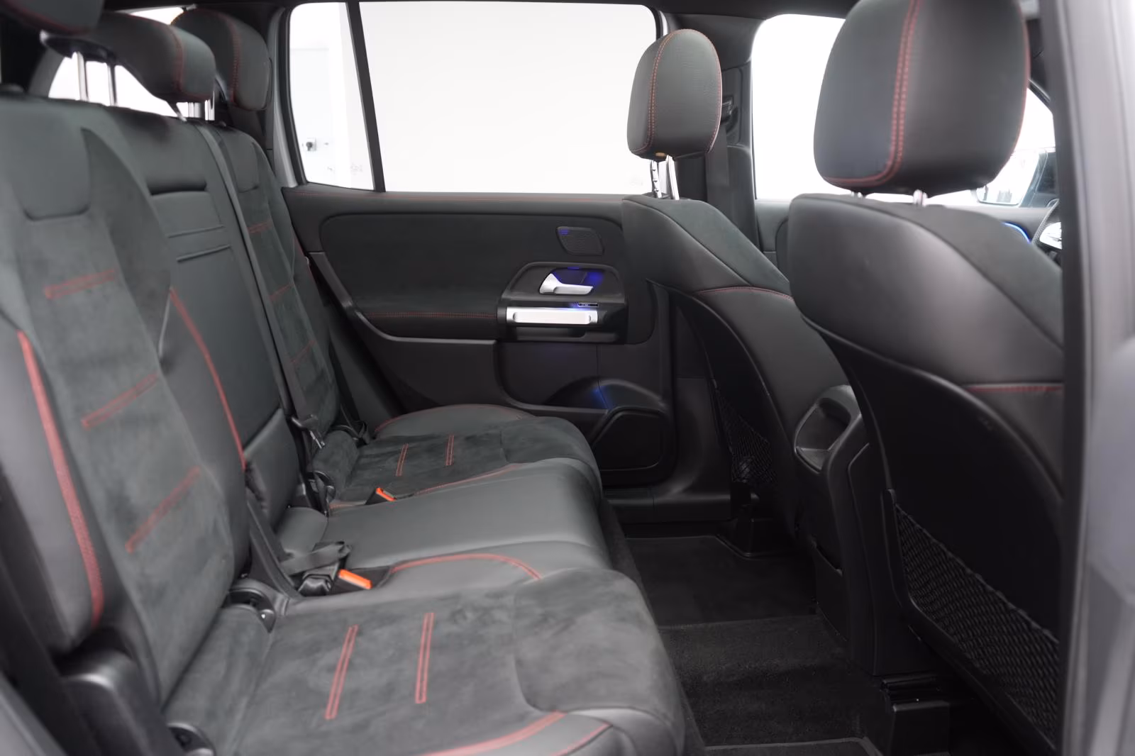 (B-578) Mercedes-Benz GLB 220 d 4Matic 8G-DCT AMG Distronic/Kamera - Image 11