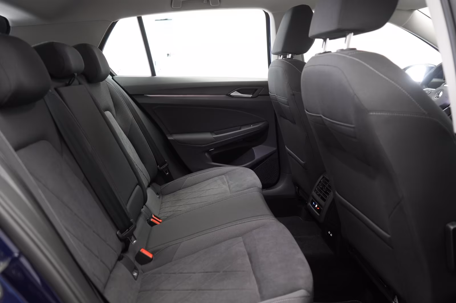 (B-323) Volkswagen Golf 1.5 eTSI DSG Life ACC/Kamera/Virtual/Lane/S - Image 11