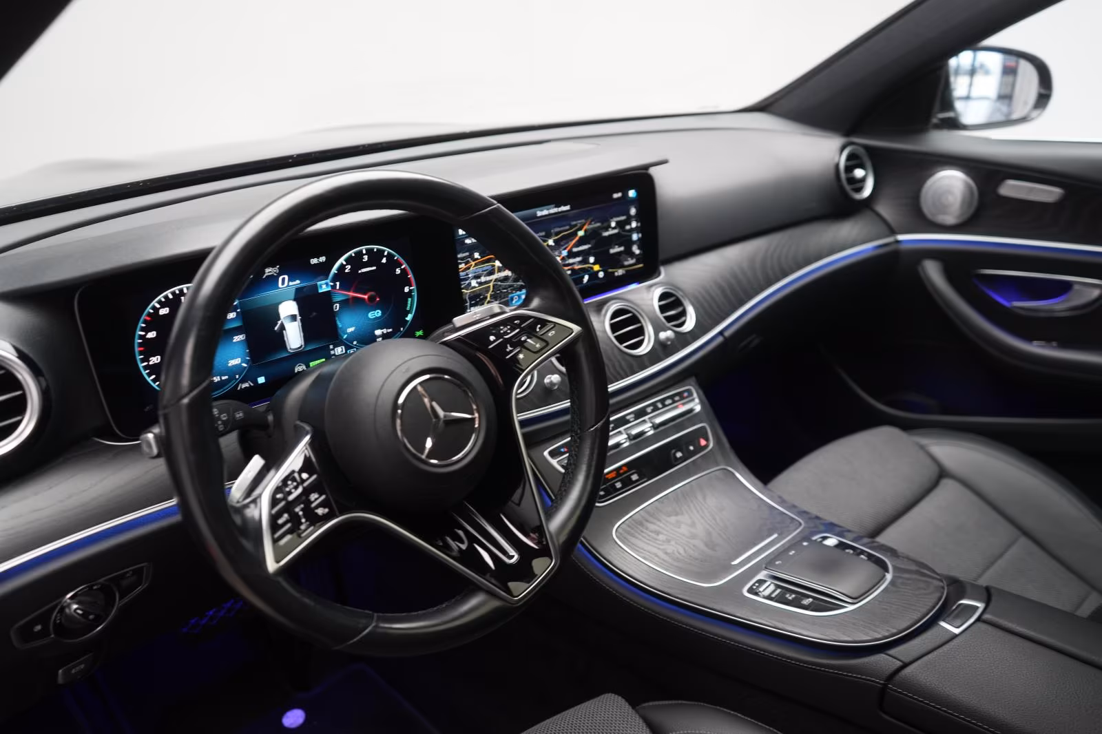 (B-481) Mercedes-Benz(Hybrid) E 300 de T 9G-Tronic AMG Distronic/Kamera/Bur - Image 7