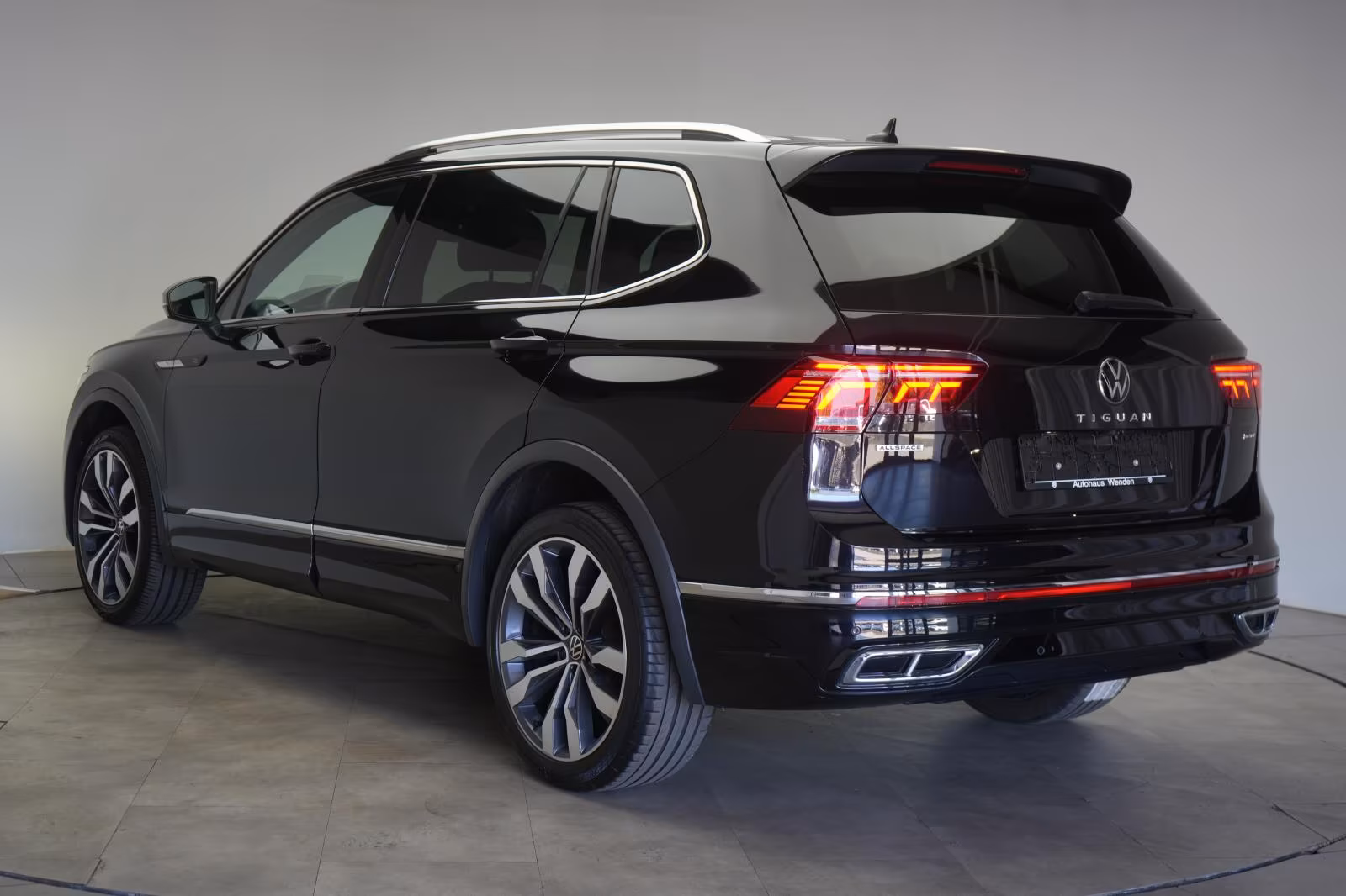 (B-321) Volkswagen Tiguan Allspace 2.0 TDI 4Motion R line ACC/Kamer - Image 4
