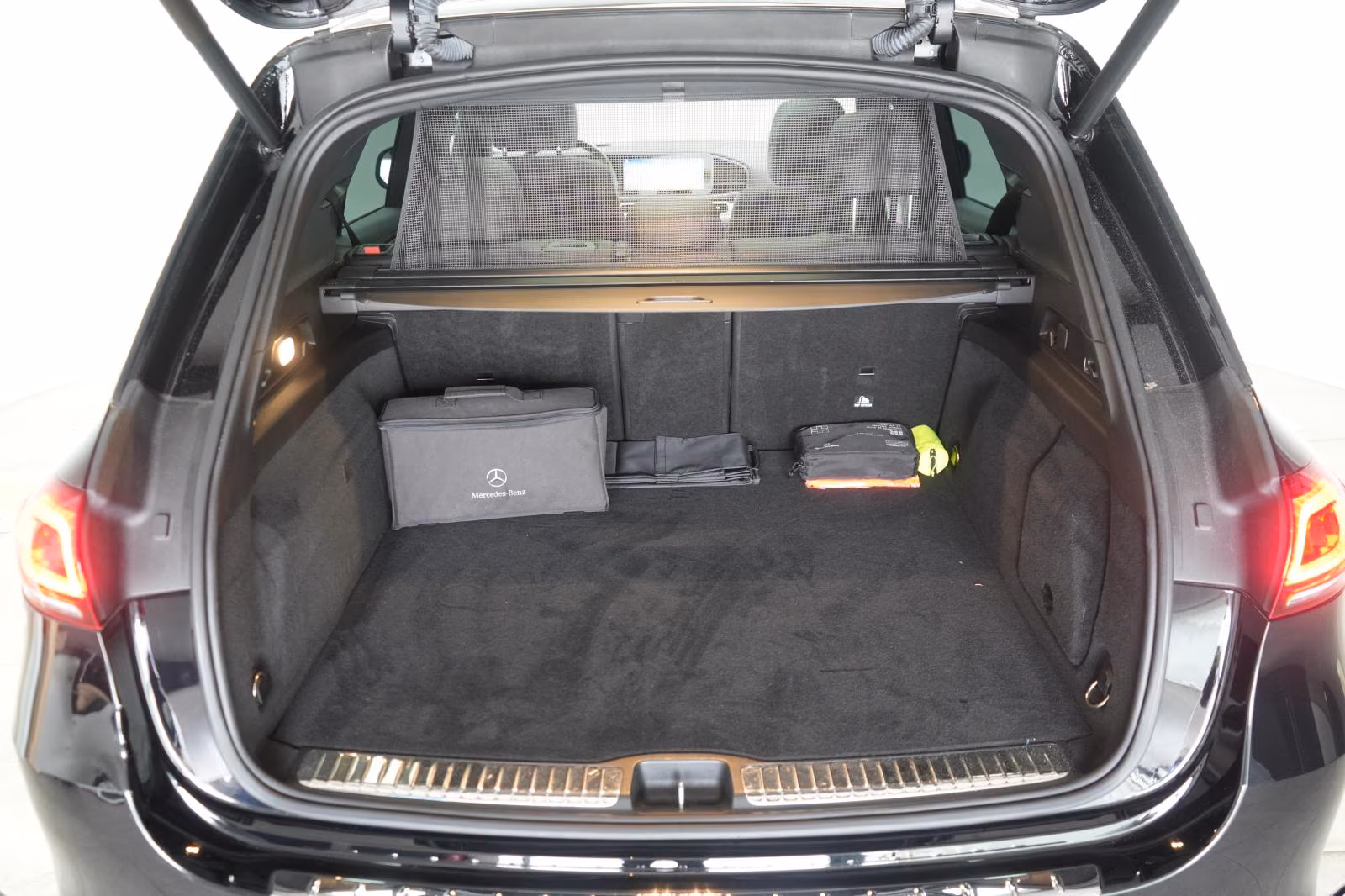 (B-358) Mercedes-Benz(Hybrid) GLE 350 de 4Matic AMG Softclose/STHZ/Pano/ - Image 28