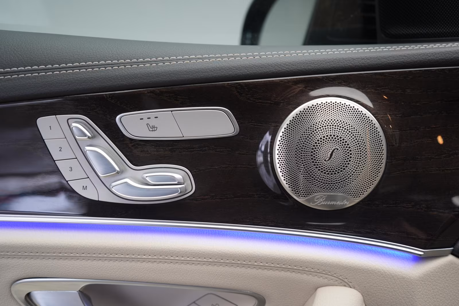 (B-349) Mercedes-Benz(Hybrid) E 300 de T 9G-Tronic AMG Leder/Distronic/Kamer - Image 12