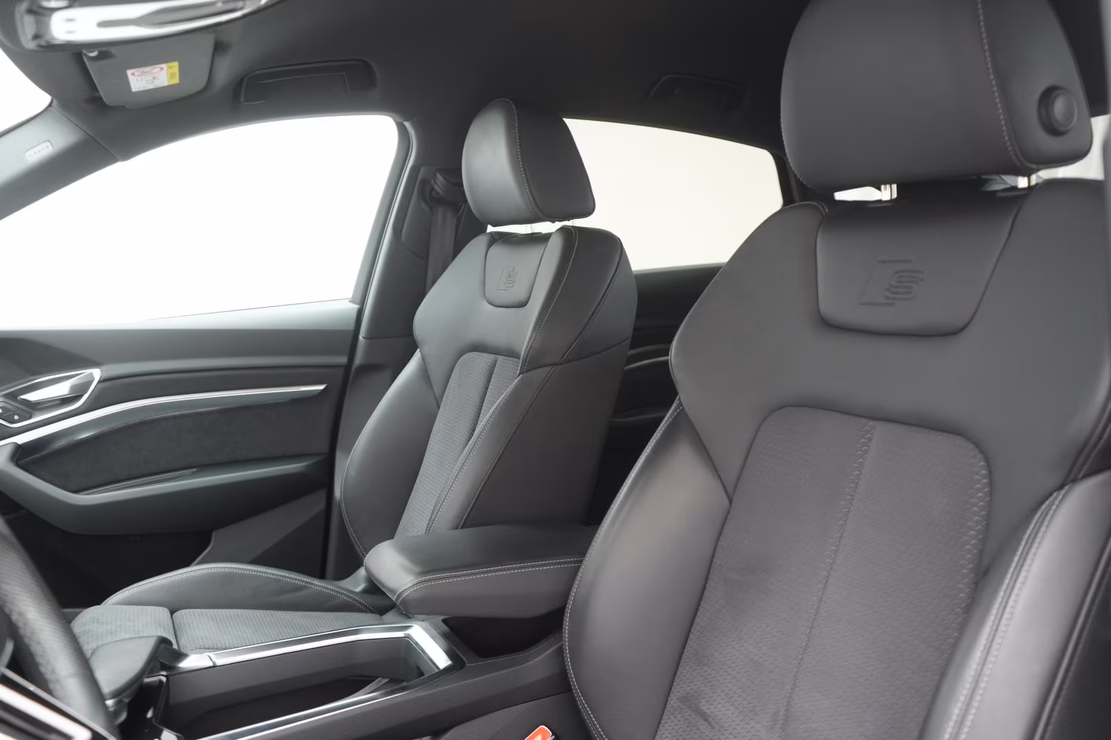 (B-581) Audi e-tron Sportback 55 quattro S line Matrix/Kamera - Image 7