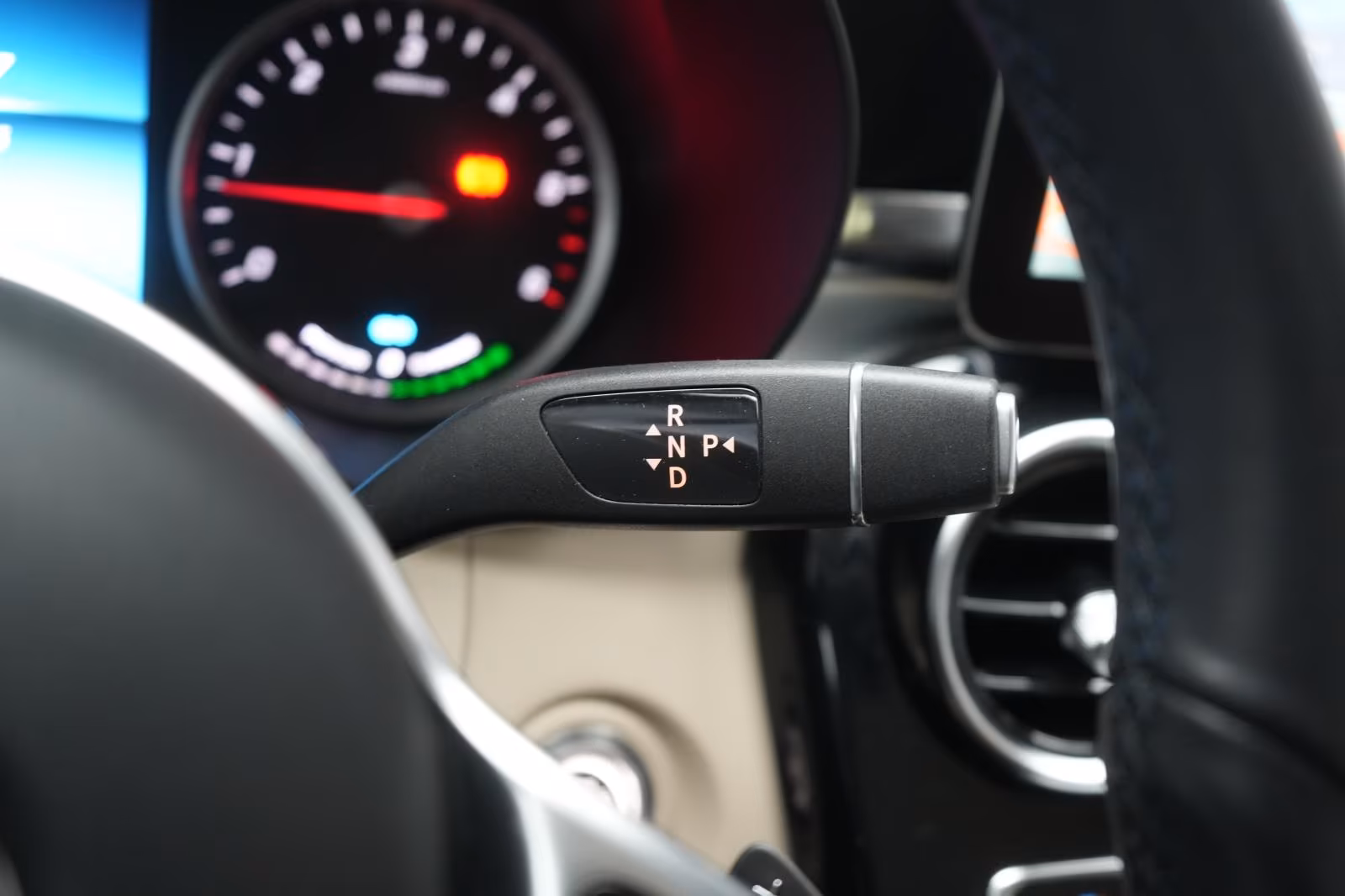 (B-265) Mercedes-Benz(Hybrid) GLC 300 de 4Matic 9G-Tronic Leder/Temp/Kamer - Image 12