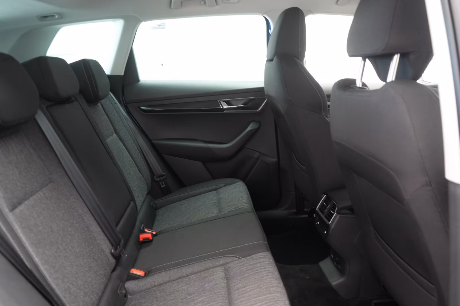 (B-290) Skoda Karoq 2.0 TDI Style CarPlay/Temp/Klimaauto - Image 11