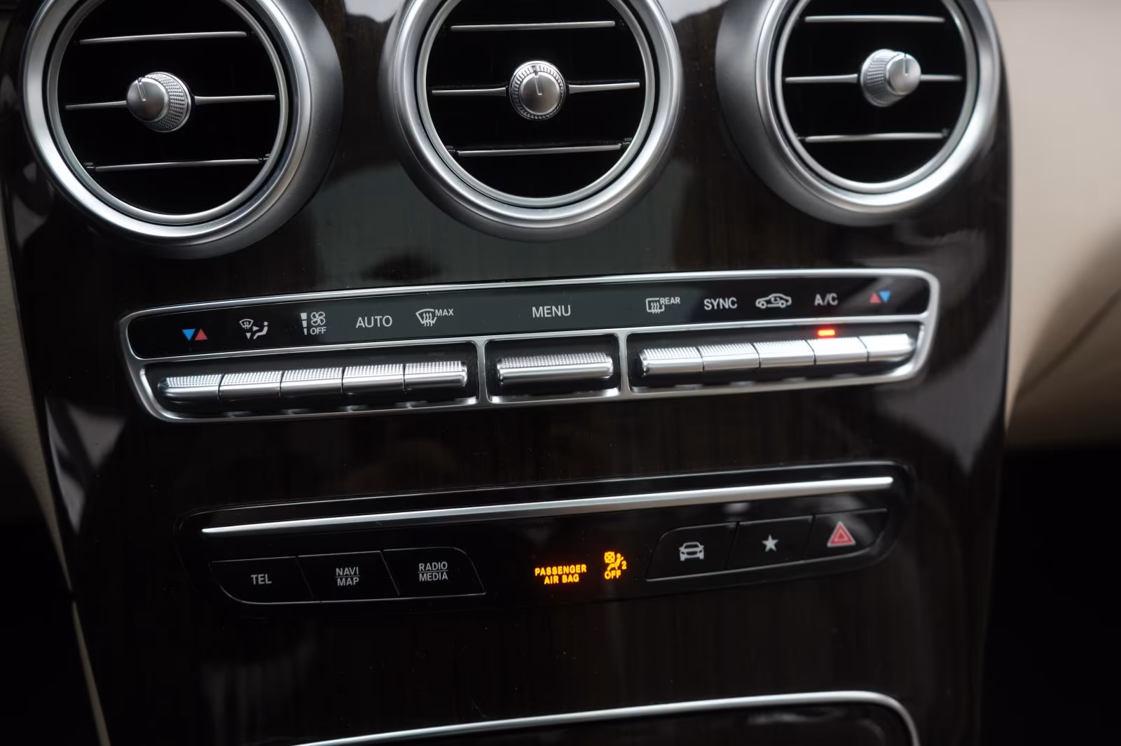 (B-05) Mercedes-Benz GLC 300 4Matic 9G-Tronic AMG Leder/Temp/Pano/Kam - Image 21
