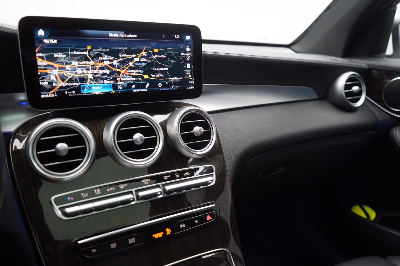 (B-396) Mercedes-Benz(Hybrid) GLC 300 e 4Matic 9G-Tronic Pano/Leder/360 Kamera - Image 19