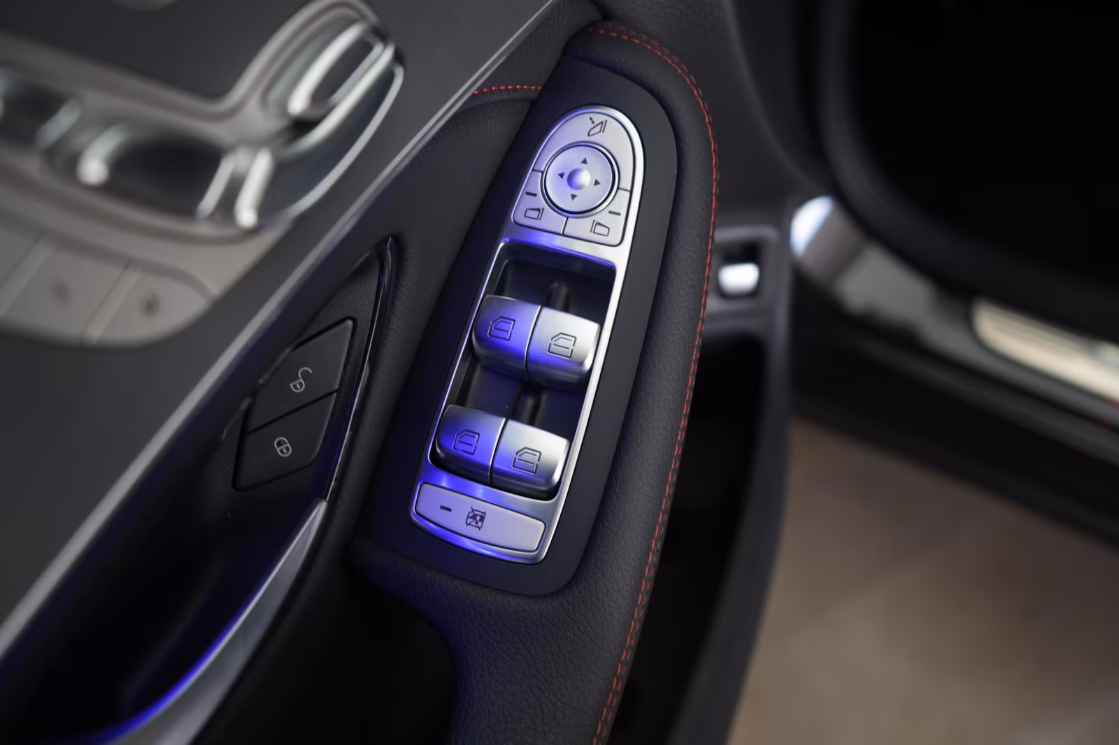 (B-487) Mercedes-Benz GLC 300 e 4Matic 9G-Tronic AMG Kamera/AHK/Virtua - Image 12