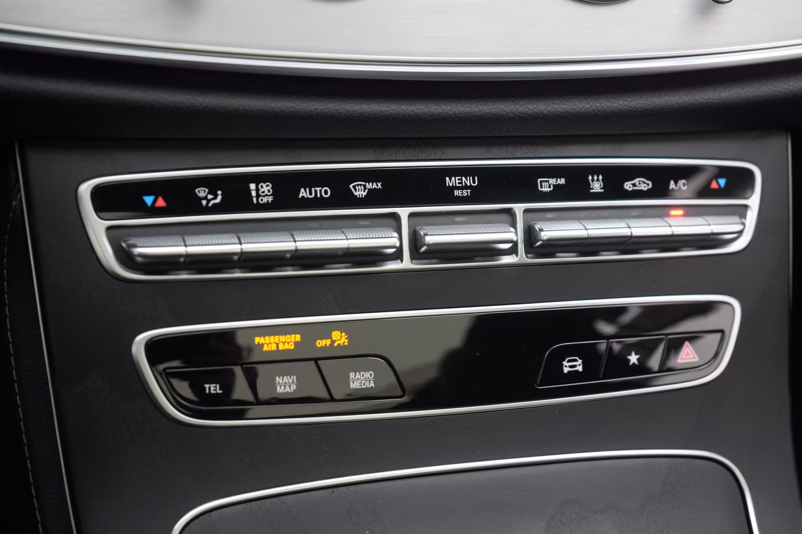 (B-240) Mercedes-Benz(Hybrid) E 300 de T 9G-TRONIC AMG Temp/Kamera/Pano/Burmes - Image 15