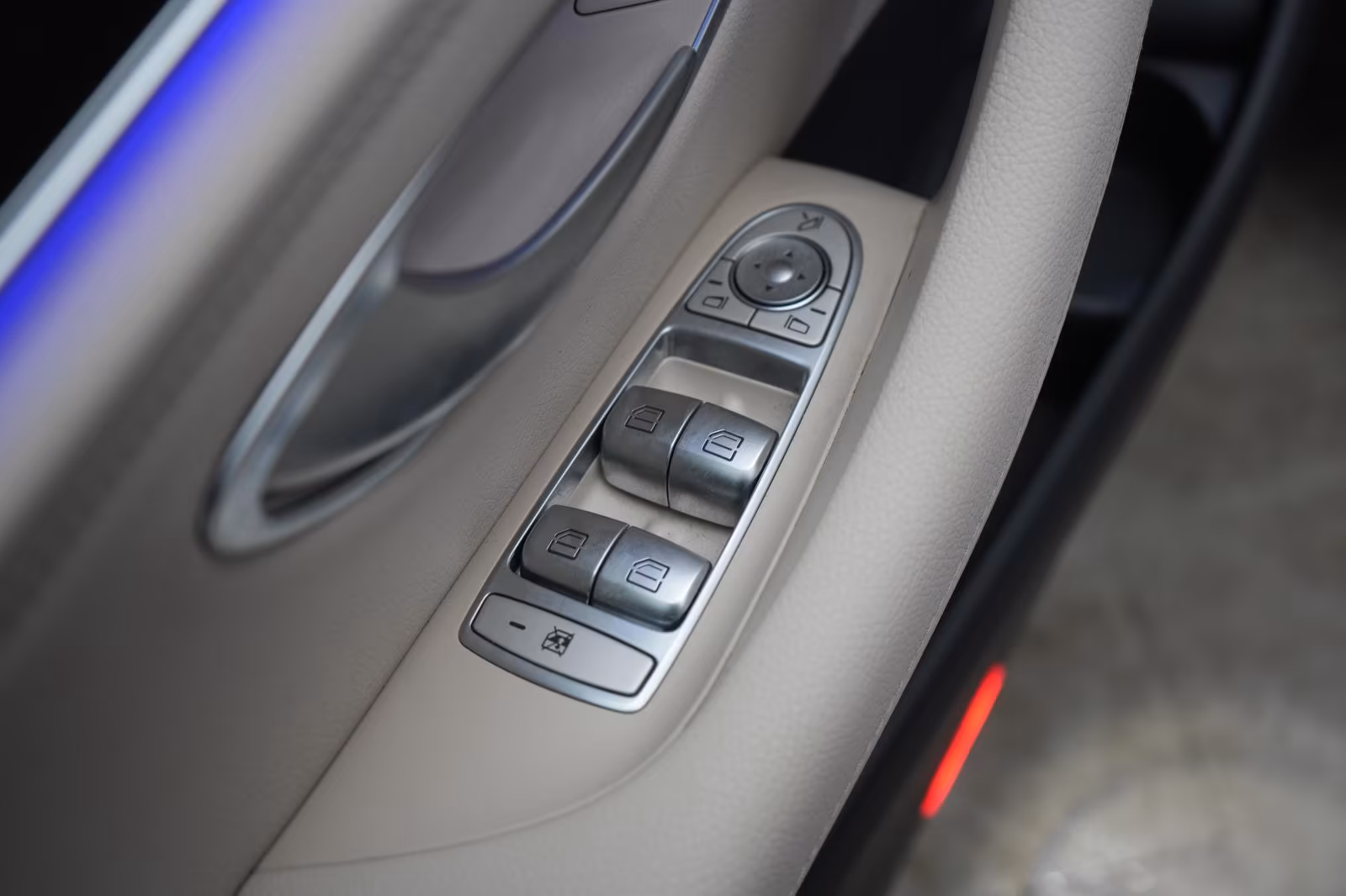 (B-349) Mercedes-Benz(Hybrid) E 300 de T 9G-Tronic AMG Leder/Distronic/Kamer - Image 13