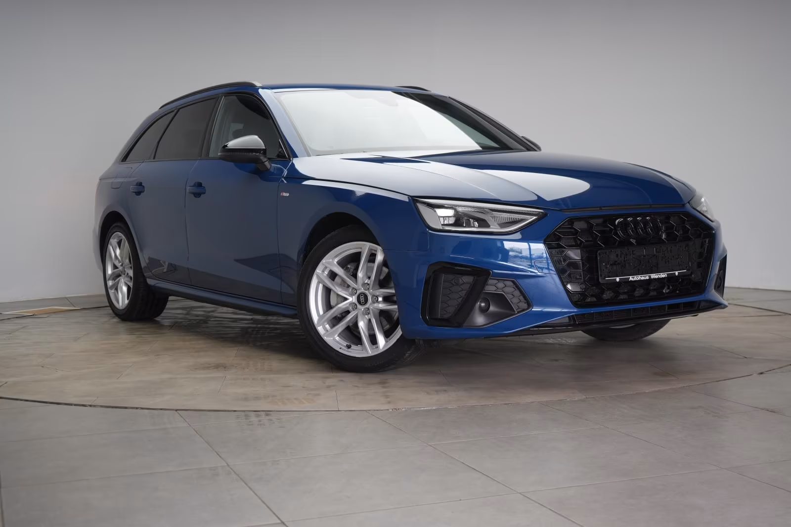 (B-081) Audi A4 40 TDI S tronic S line RS.Sitze/Navi/Temp/ - Image 1