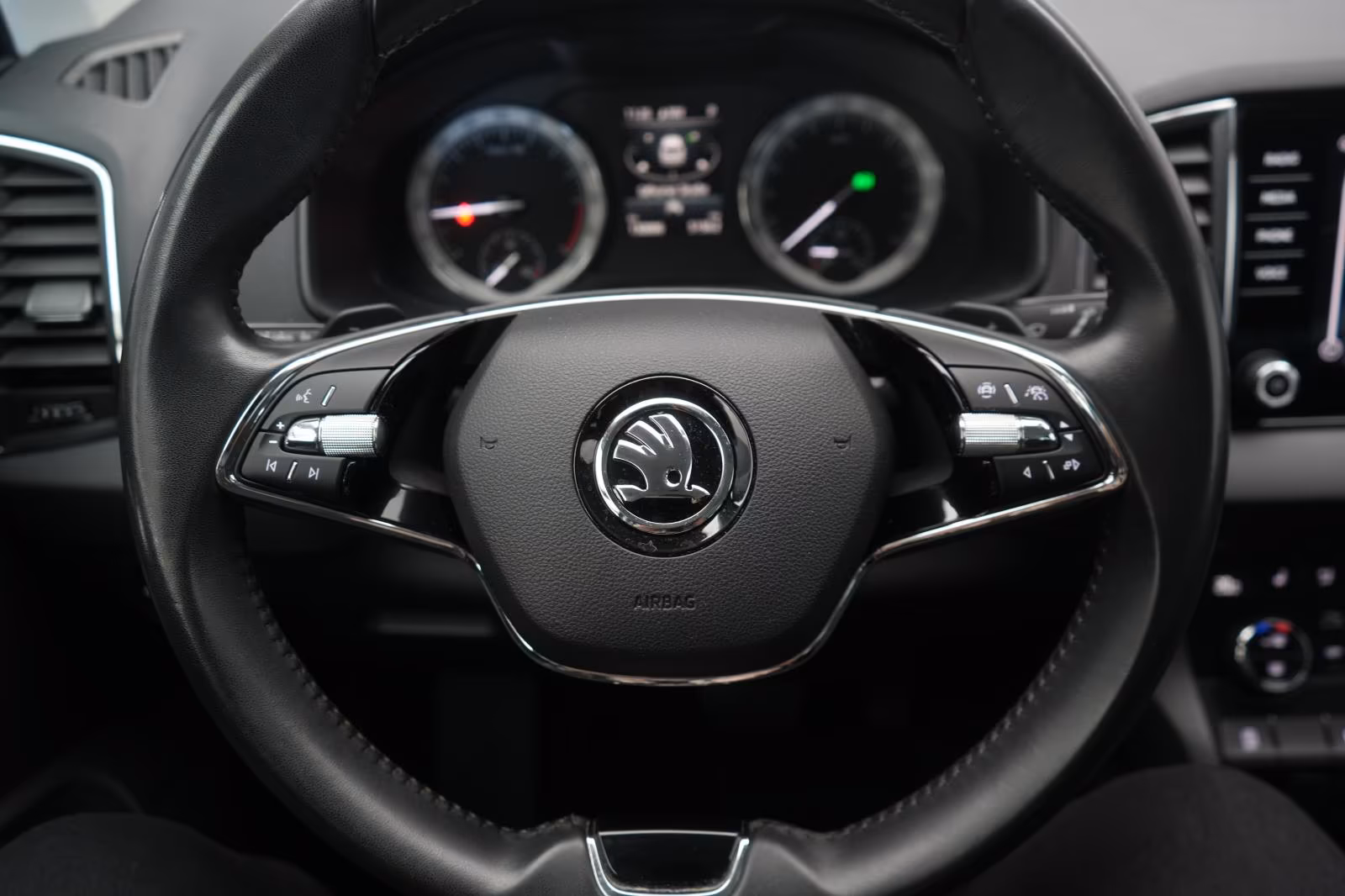 (B-290) Skoda Karoq 2.0 TDI Style CarPlay/Temp/Klimaauto - Image 12