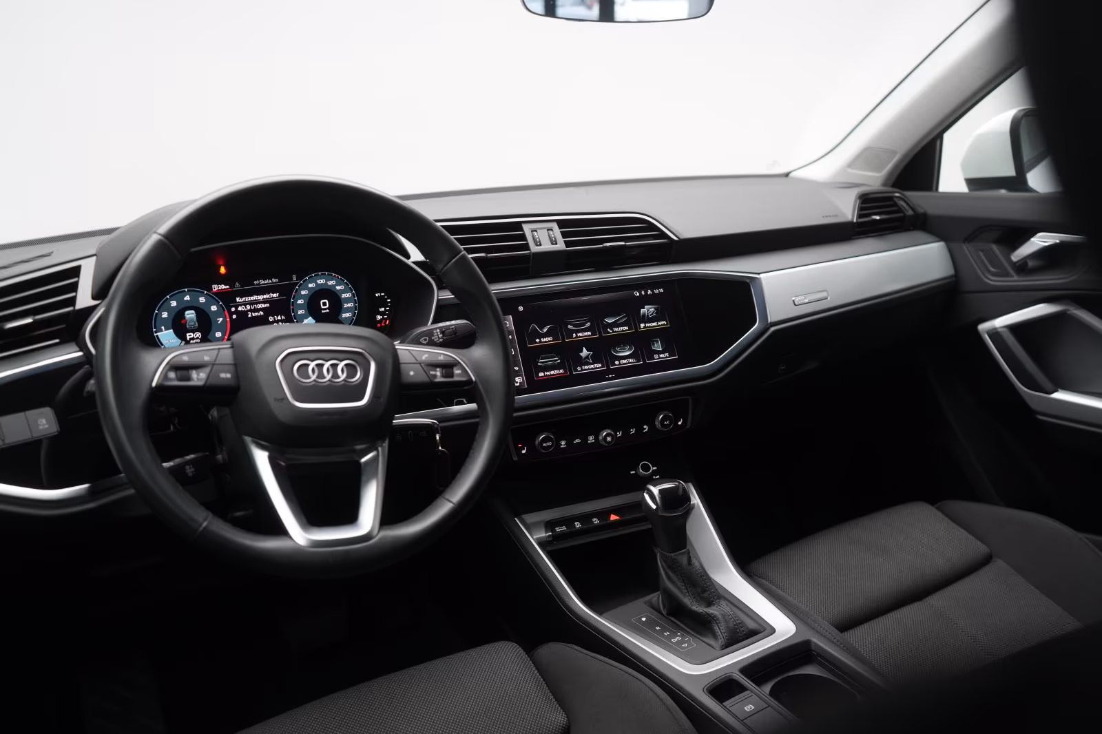 (B-254) Audi Q3 35 TFSI S tronic advanced CarPlay/Temp/Virtua - Image 7