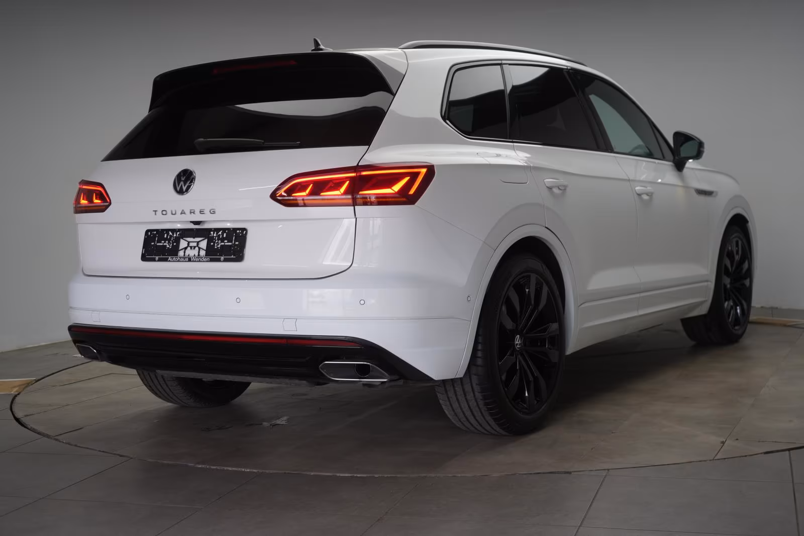 (B-603) Volkswagen Touareg 3.0 V6 TDI 4Motion R-Line Leder/ACC/Kame - Image 5