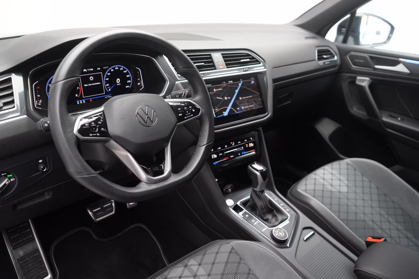 (B-537) Volkswagen Tiguan Allspace 2.0 TSI 4Motion DSG R-Line ACC/K - Image 8