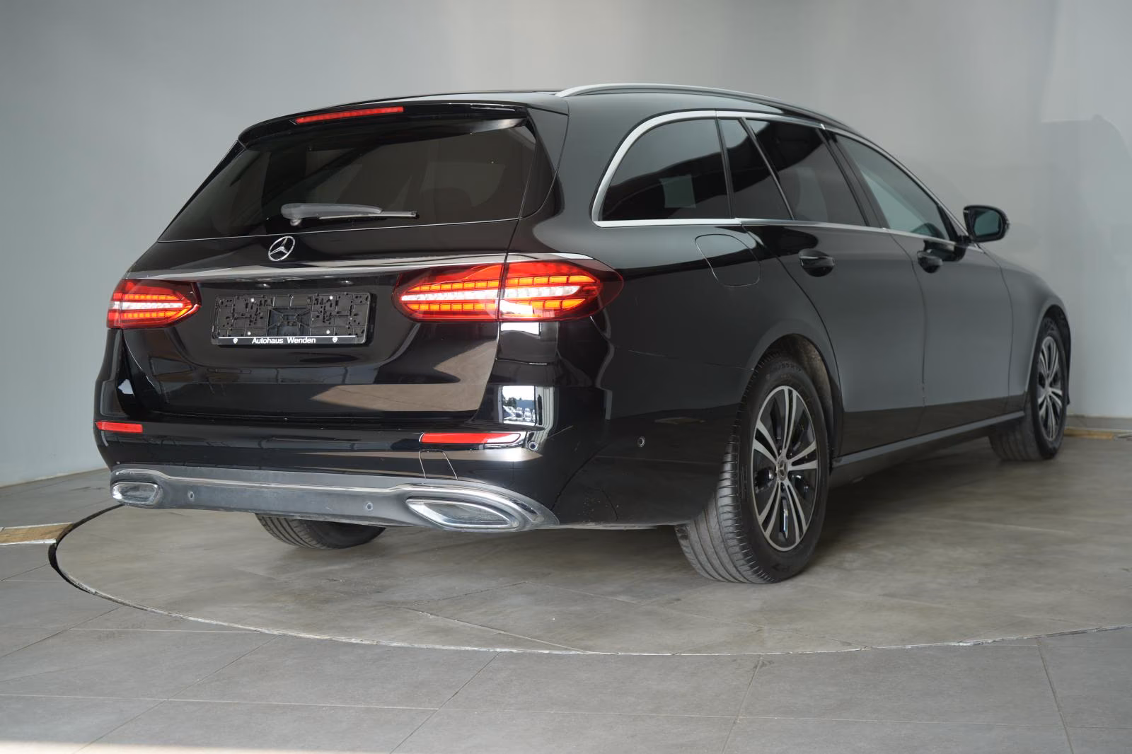 (B-250) Mercedes-Benz E 220 d 4Matic T 9G-Tronic Distronic/Kamera/Burm - Image 5