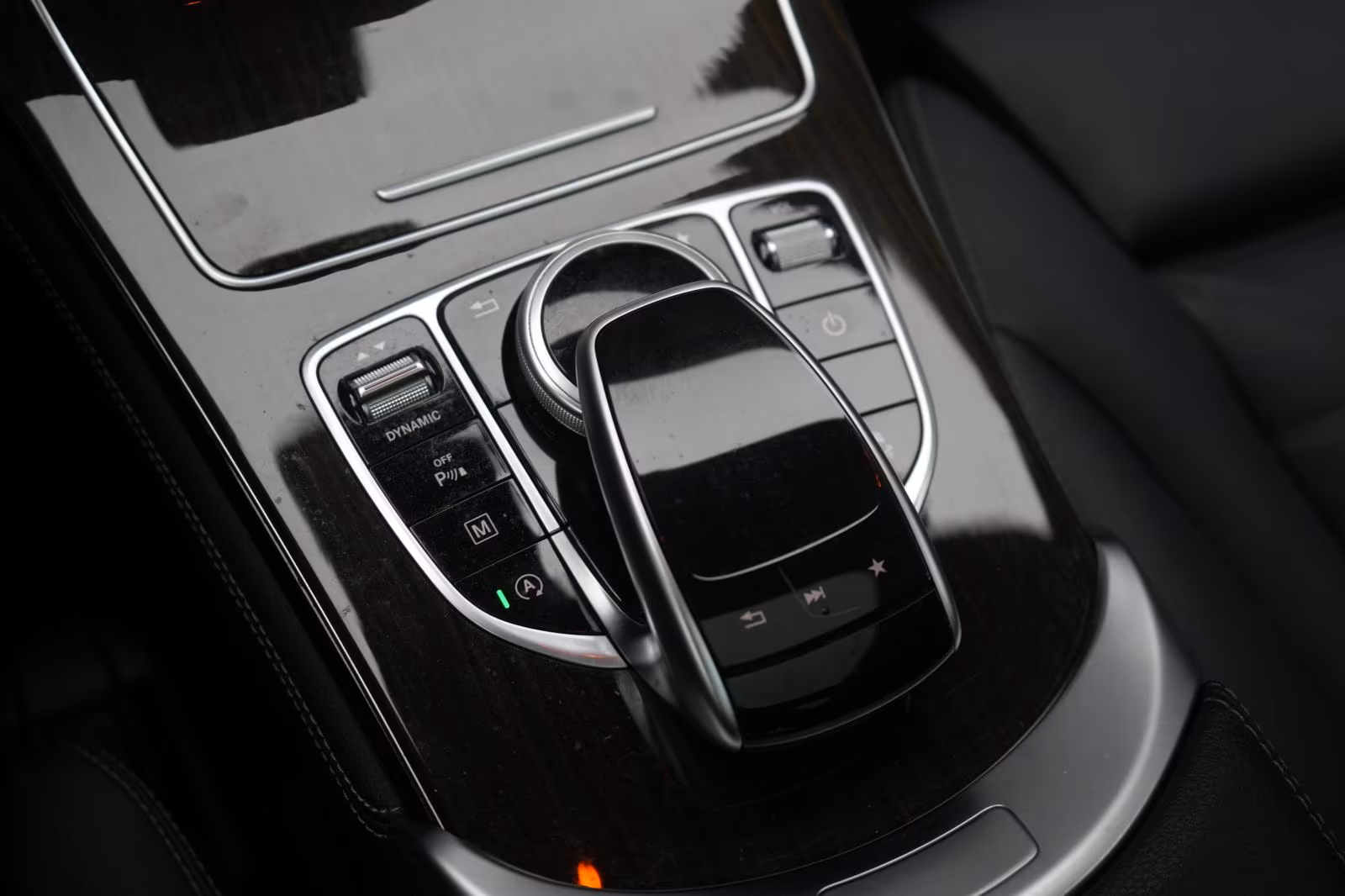 (B-788)Mercedes-Benz GLC 300 4Matic 9G-Tronic Exclusive Leder/Temp/Ka - Image 13