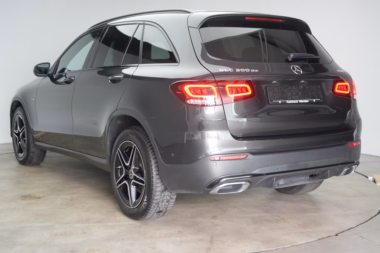 (B-304) Mercedes-Benz(Hybrid) GLC 300 de 4Matic 9G-Tronic AMG Temp/Kamer - Image 4