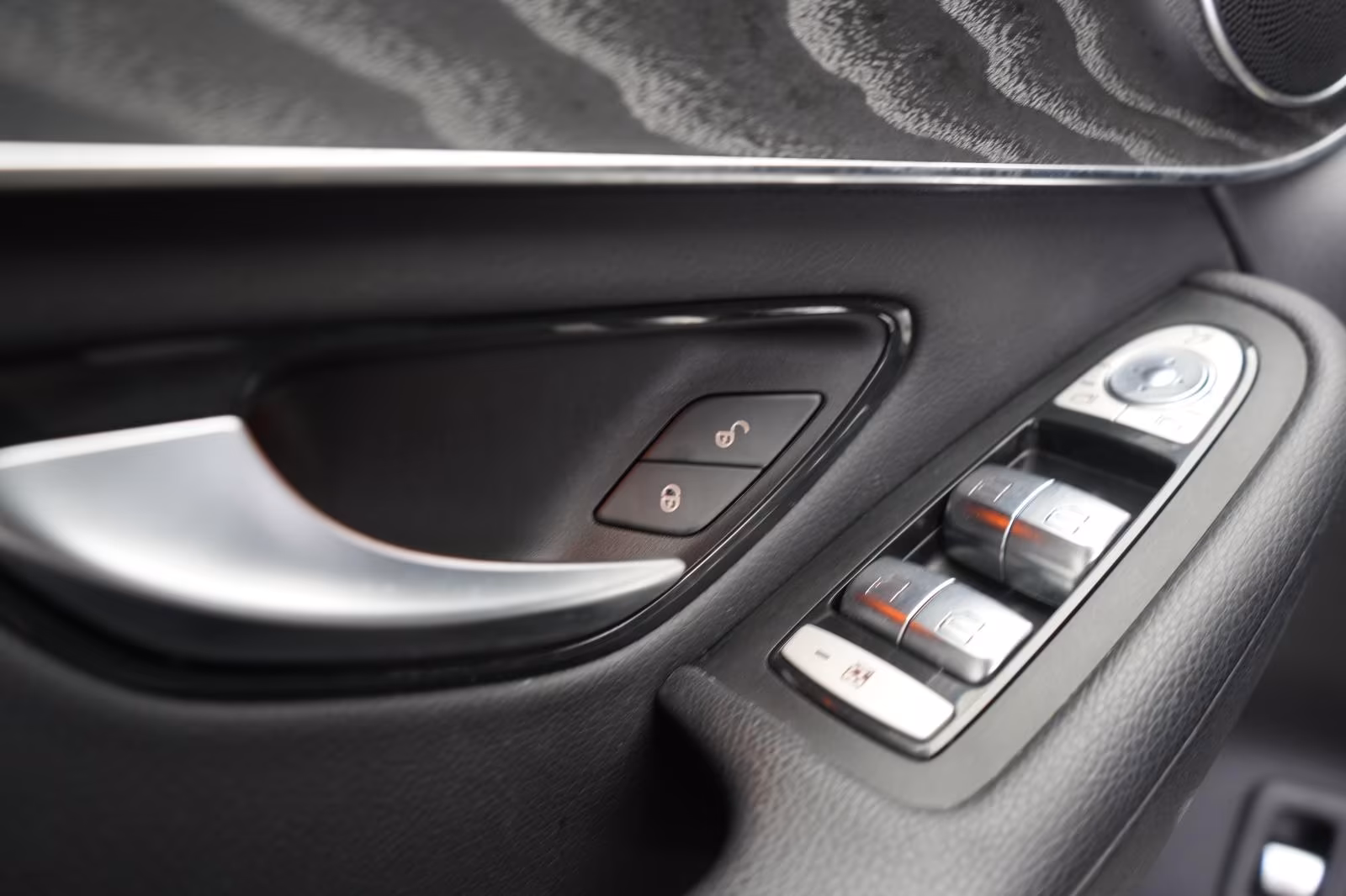 (B-675 ) Mercedes-Benz GLC 220 d 4Matic 9G-Tronic Distronic/Kamera/Virt - Image 16