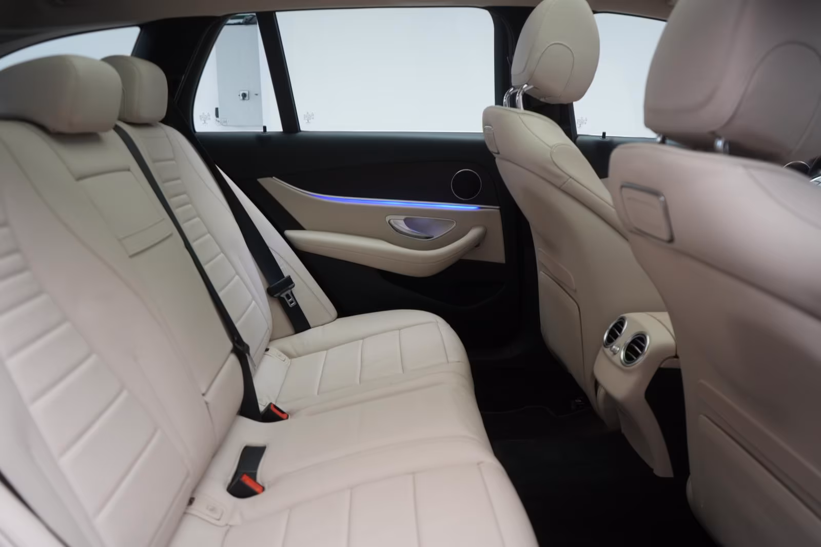 (B-159) Mercedes-Benz(Hybrid) E 300 de 4Matic T 9G-Tronic Avantgarde Leder/Dis - Image 11