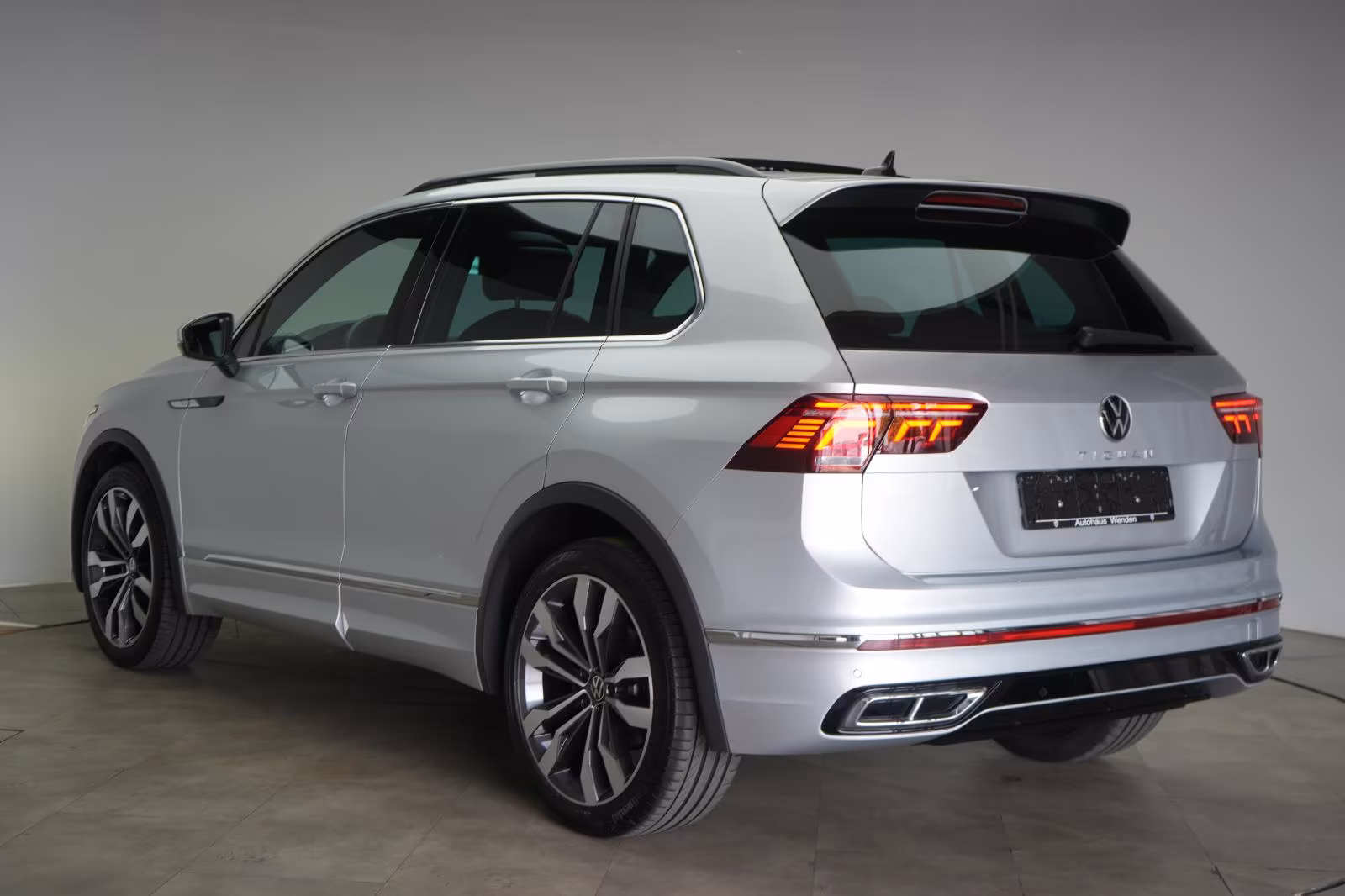 (B-553) Volkswagen Tiguan 1,5 TSI R line ACC/Kamera/Virtual/H&K/Pan - Image 4