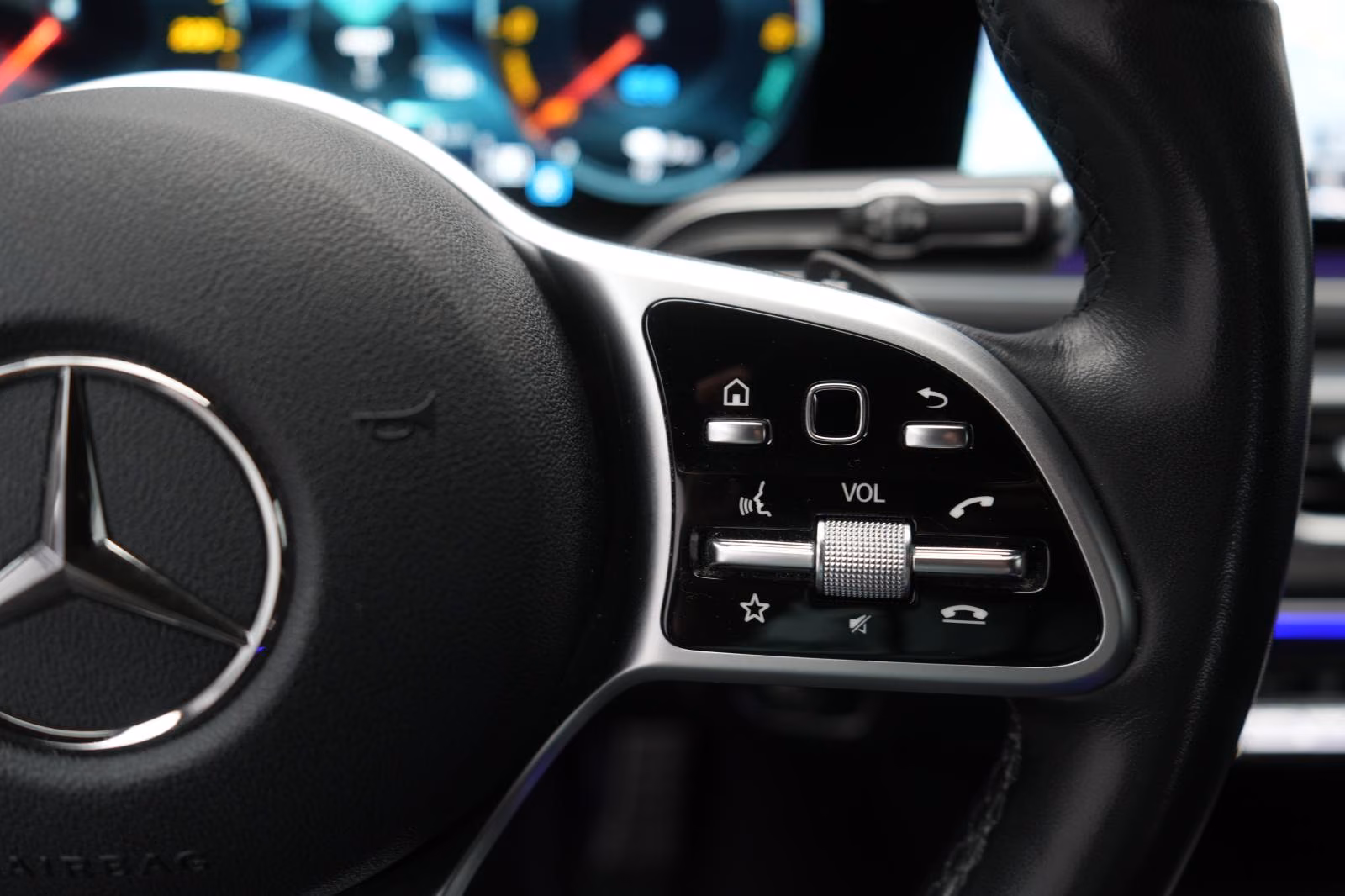 (B-539) Mercedes-Benz(Hybrid) GLE 350 de 4Matic 9G-T AMG Softclose/Burmeste - Image 13