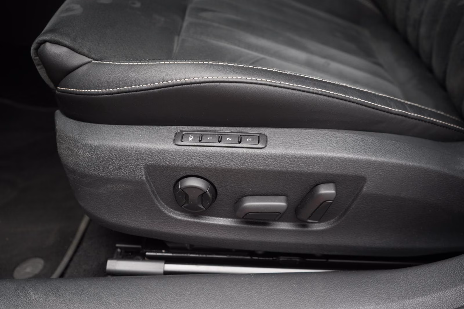 (B-612) Skoda Superb 2.0 TDI DSG ACC/Kamera/Pano/Virtual/Lane - Image 16