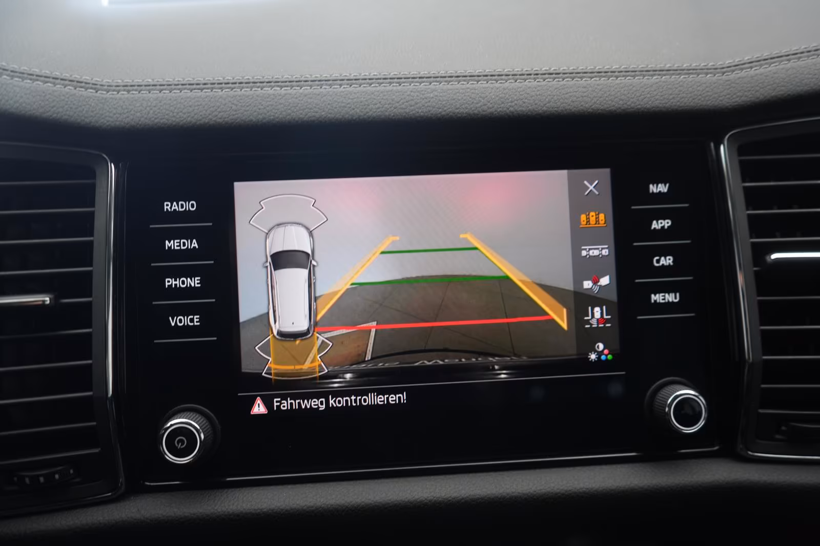 (B-257) Skoda Kodiaq 2.0 TDI Style ACC/Kamera/Virtual/Lane/ - Image 11